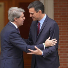 Pedro Sánchez, junto al presidente madrileño, Ángel Garrido-JOSÉ LUIS ROCA