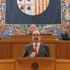 Javier Lambán durante su discurso de investidura como presidente de las Cortes de Aragón.-CHUS MARCHADOR