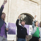 Pablo Fernández, Luis Alegre, Carolina Bescansa y Manuel Vila, ayer en el monasterio de San Juan.-ICAL