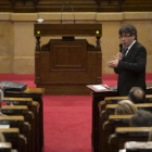 Carles Puigdemont, en el pleno del Parlament.-ALBERT BERTRAN