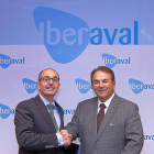 El director de Iberaval, Pedro Pisonero, y el presidente de la Cámara, D. J. Salazar.-ICAL