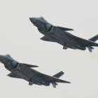 Los nuevos cazas J-20 de China.-AP