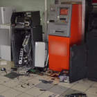 Estado en el que quedaron cajeros explosionados por la banda desarticulada.-MOSSOS
