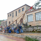 Un momento de la celebración que congregó a numerosos visitantes y participantes a pesar de la lluvia-R. F