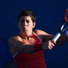 Carla Suárez, durante su debut en el Abierto de Australia, en el que cayó frente a la alemana Carina Witthoeft.-Foto: AFP / MANAN VATSYAYANA