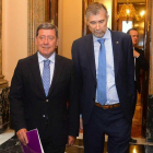La firma de ayer fue entre César Rico (izq.) y Pérez Mateos (dch.)-ECB