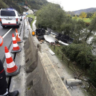 Imagen de uno de los accidentes ocurridos este fin de semana, en el que fallecieron dos personas y otras tres resultaron heridas en Irún (Gizpuzkoa)-EFE