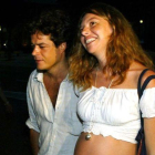 Paloma Gómez con Jorge Sanz, en el 2002, cuando estaba embarazada de su hijo.-JOAN CORTADELLAS