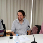 Pablo Iglesias, entre Pablo Echenique e Irene Montero, en el Consejo Ciudadano de Podemos.-EFE / J J GUILLEN