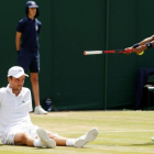 Roberto Bautista, en el suelo, en su partido ante Nishikori.-REUTERS / ANDREW COULDRIDGE