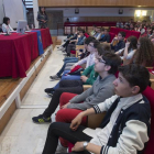 Momento de la conferencia de María Pe Pereira antes de la entrega de diplomas.-RAÚL G. OCHOA