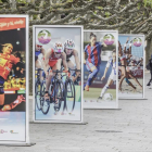 Varios paneles instalados en el Espolón promocionan el deporte femenino.-R. ORDÓÑEZ / ICAL