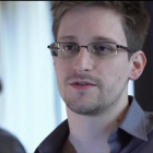 Edward Snowden.-