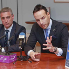 Rafael Barbero (director general de la FundaciónCaja de Burgos) y Félix Sancho (presidente del CB Miraflores) durante la presentación del evento, ayer.-RAÚL OCHOA