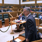 Iñigo Urkullu, durante el pleno de investidura en el Parlamento Vasco.-EFE / ADRIÁN RUIZ DE HIERRO