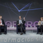 Luis Montero (Microsoft), Luis Cardo (Telefónica), Emilio Ontiveros (AFI),Charlotte Cheynard (Ebay) y Carlos Ceruelo (Nettit) durante la primera mesa redonda.-SANTI OTERO