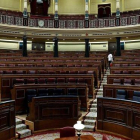 Vista del hemiciclo del Congreso vacío, en febrero, tras la última sesión previa a las pasadas elecciones generales.-EFE / CHEMA MOYA