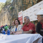 María Josefa García Cirac flanqueada por los codirectores Eudald Carbonell, José María Bermúdez de Castro y Juan Luis Arsuaga.-ICAL