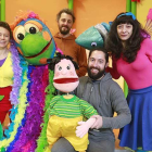 Violeta Ollauri, Jesús Cristóbal, Fran de Benito y Carola Martínez, de i. a d., son los intérpretes que dan vida a esta historia protagonizada por una marioneta llamada Hugo (c.).-Raúl Ochoa