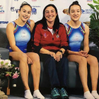 Alicia Maestro y Paula Ortega junto a su entrenadora Mónica Antolín-ECB