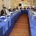 Mar Sancho y Gonzalo Santonja presidieron ayer la reunión del patronato del Instituto de la Lengua en el Palacio de la Isla.-Raúl Ochoa