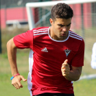 Alexander González, durante su primer entrenamiento con el Mirandés, ayer.-TWITTER / @CDMIRANDES