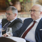 Gonzalo Antón (derecha) y Miguel Ángel Pascual durante un acto de la Fundación Burgos CF.-RAÚL G. OCHOA