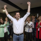 Daniel de la Rosa celebra la victoria electoral en las elecciones del 26 de mayo de 2019. ISRAEL L. MURILLO