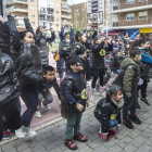 Alumnos del colegio disfrazados de Batman, superhéroe favorito de Lucas.-ISRAEL L. MURILLO