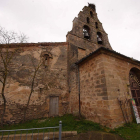 Imagen exterior de la iglesia de Aguilar de Bureba, Bien de Interés Cultural desde 1983.-G.G.