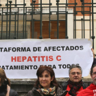 Concentración de la Plataforma de Afectados por la Hepatitis frente a la Consejería de Sanidad-ICAL