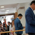 Pedro Sánchez acude a votar en Madrid.-JOSÉ LUIS ROCA