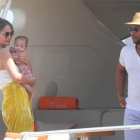 John Legend y Christy Teigen disfrutan de sus primeras vacaciones junto a su pequeña Luna Simone.-GTRES