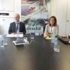 La alcaldesa se reunió el martes en Madrid con altos directivos de Adif.-ECB
