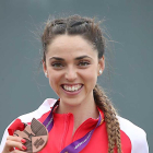 Celia Antón muestra la medalla de bronce que logró en Suecia.-RFEA.ES