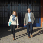 Celia Bombín y Alfono Sanz visitaron ayer el colegio de Santa Catalina.-L. V.