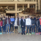 Las principales estrellas del Cross de Atapuerca posan en las instalaciones del MEH, ayer, antes de la presentación de la prueba.-SANTI OTERO