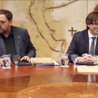 Oriol Junqueras y Carles Puigdemont, durante la reunión del Consell Executiu, este martes.-