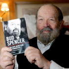 Imagen de archivo de Bud Spencer con motivo de la presentación de la edición en alemán de su autobiografía 'Mi vida, mis películas', en 2011.-EFE