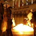 Disturbios en Atenas, frente al Parlamento.-Foto:   REUTERS / YANIS BEHRAKIS