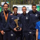 Diego Ruiz, con el trofeo, y Ávaro Gutiérrez, a su izquierda, en el podio de ganadores.-