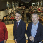 (De izq. a dcha.) Santiago Carretón, Donaciano Dujo y JorgeMorro Villacián, poco antes de la asamblea de ayer.-ICAL