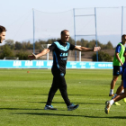 De Biasi, durante un entrenamiento del Alavés.-PERIODICO (TWITTER)