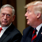 El secretario de Defensa, James Mattis, junto al presidente de EEUU, Donald Trump.-REUTERS