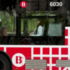 Un autobús urbano de Barcelona.-FERRAN NADEU