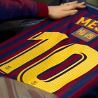 Los jugadores del Barça lucirán su nombre en chino en las camisetas durante el Clásico.-EFE