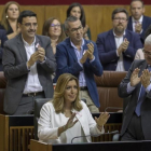 Susana Díaz, aplaudida por los diputados del PSOE en el Parlamento andaluz.-EFE / JULIO MUÑOZ