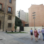 El solar está frente a la puerta de la Coronería de la Catedral y tendrá acceso a dos alturas, por la calle Fernán González y el superior por la de Pozo Seco.-RAÚL G. OCHOA