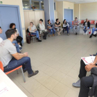 Docentes y profesores asisten al taller de prevención escolar celebrado ayer.-ISRAEL L. MURILLO