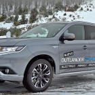 El Outlander se atreve, con sus tres motores, con cualquier en las condiciones que nos las encontremos como ocurrió en Pineda de la Sierra.-HÉCTOR FUSTEL